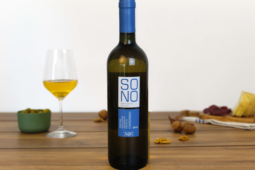 https://cdn.shopify.com/s/files/1/0729/0863/6494/products/sono_chardonnay.png?v=1685178853